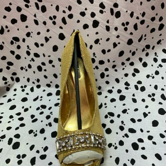 Shoes - Picture 2 of 3